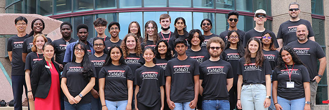 Illinois Summer Research Academy students posing.